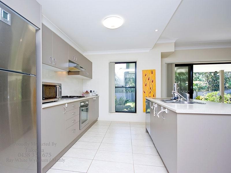 2 John Street, Manly West QLD 4179