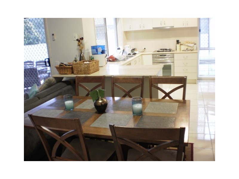 72 Wirra Circuit, Wynnum West QLD 4178