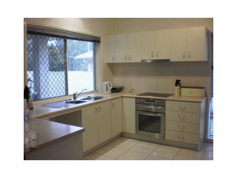 72 Wirra Circuit, Wynnum West QLD 4178