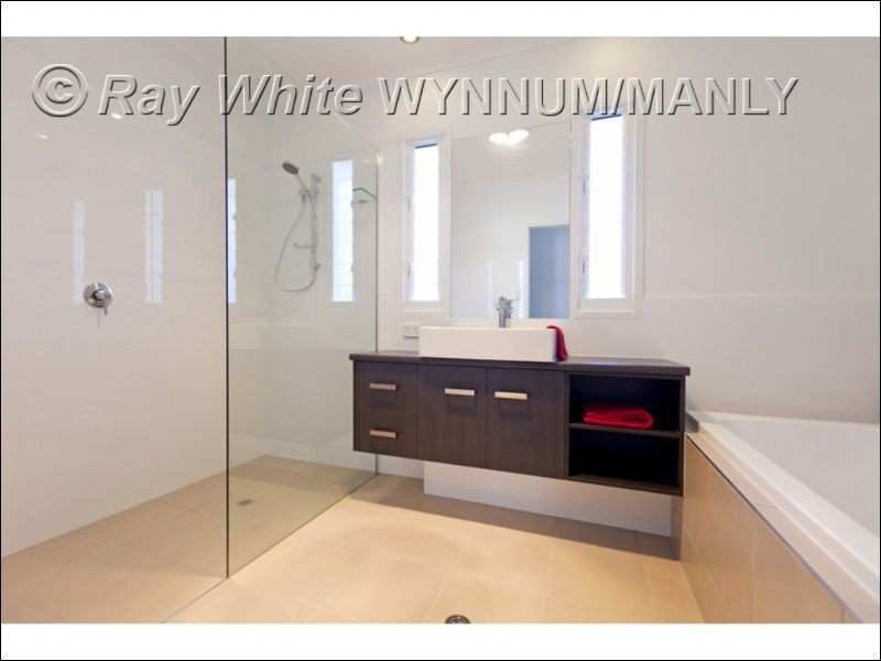 35A Seabreeze Road, Manly West QLD 4179