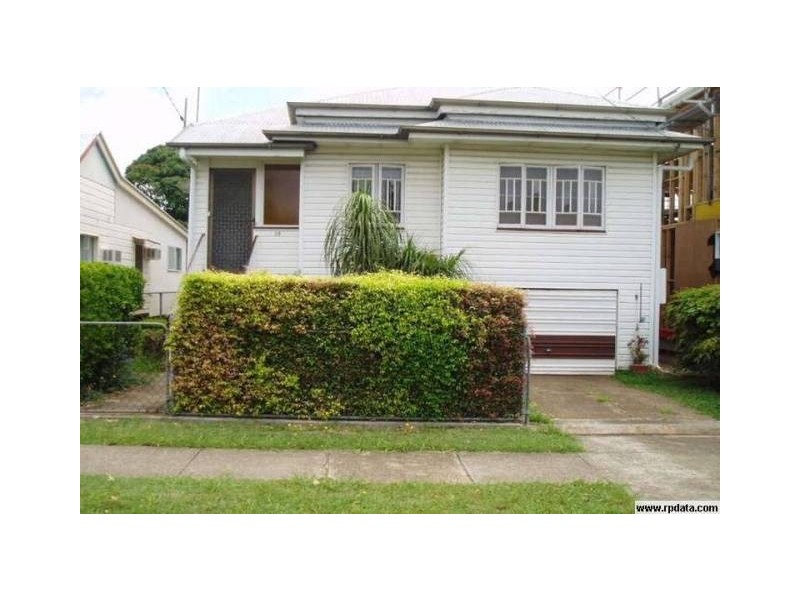 15 Pine Street, Wynnum QLD 4178