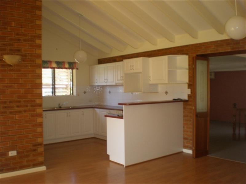 4 Catamaran Street, Manly West QLD 4179