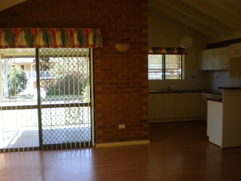 4 Catamaran Street, Manly West QLD 4179