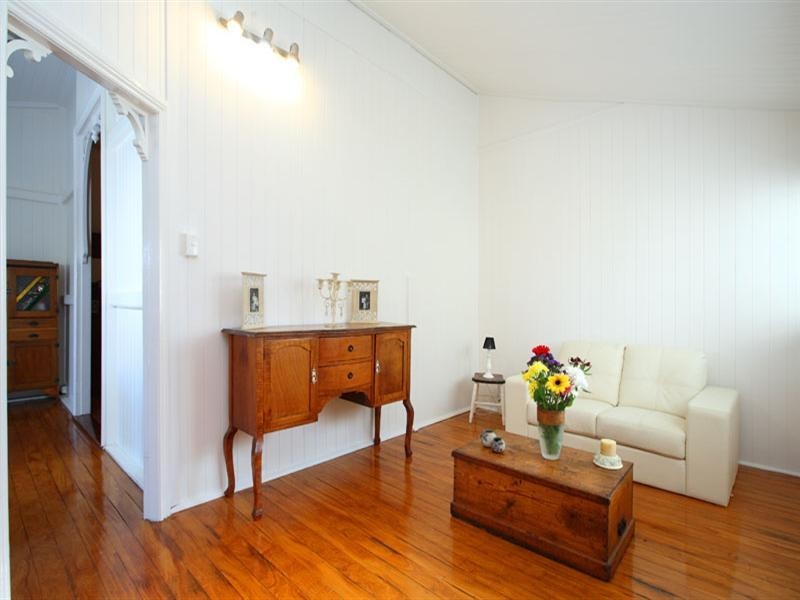 55 Coreen Street, Wynnum QLD 4178