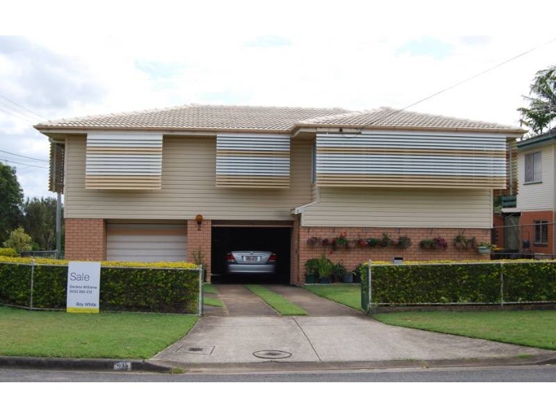 2 Suzanne Street, Wynnum West QLD 4178