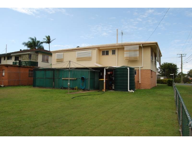 2 Suzanne Street, Wynnum West QLD 4178