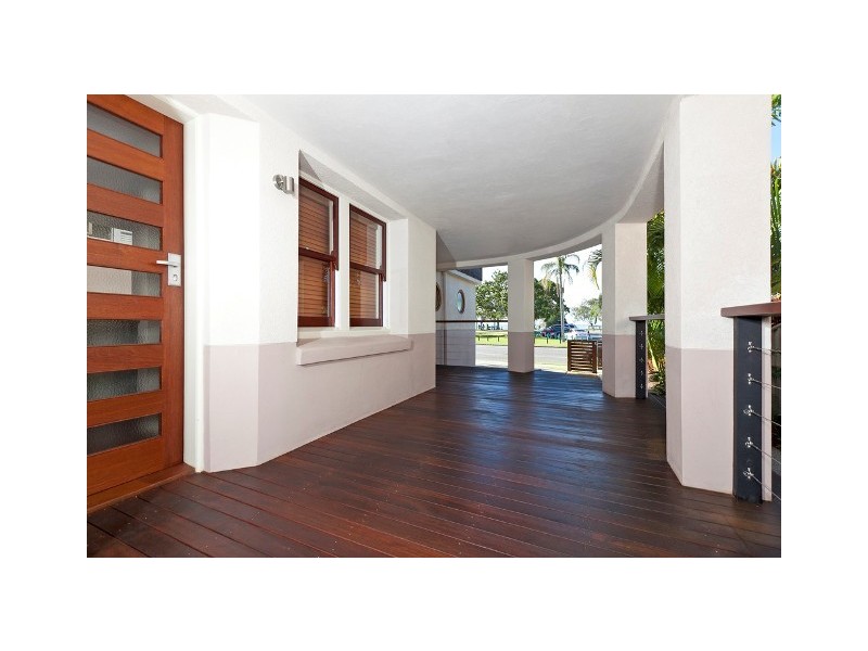 115 Wynnum Esplanade, Wynnum QLD 4178