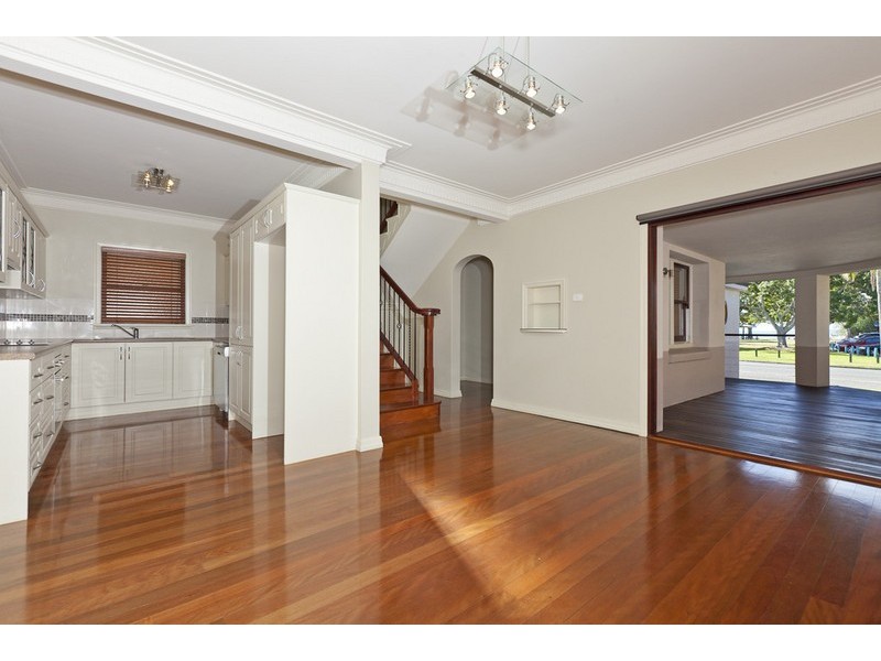 115 Wynnum Esplanade, Wynnum QLD 4178