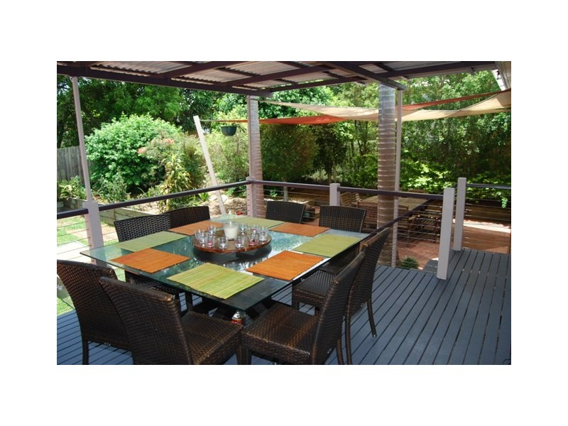 55 Banoon Drive, Wynnum QLD 4178