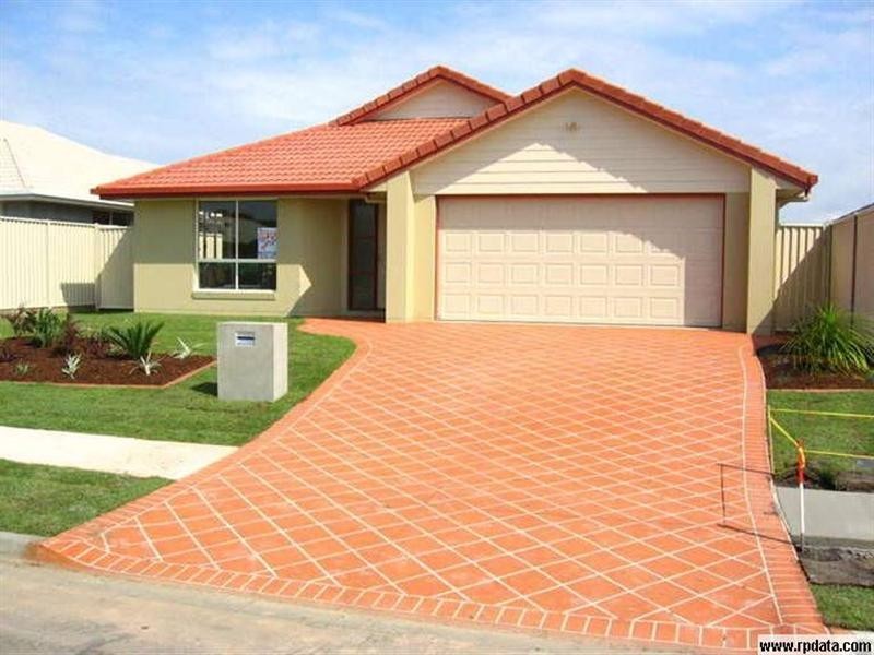 121 Ropley Road, Wynnum West QLD 4178