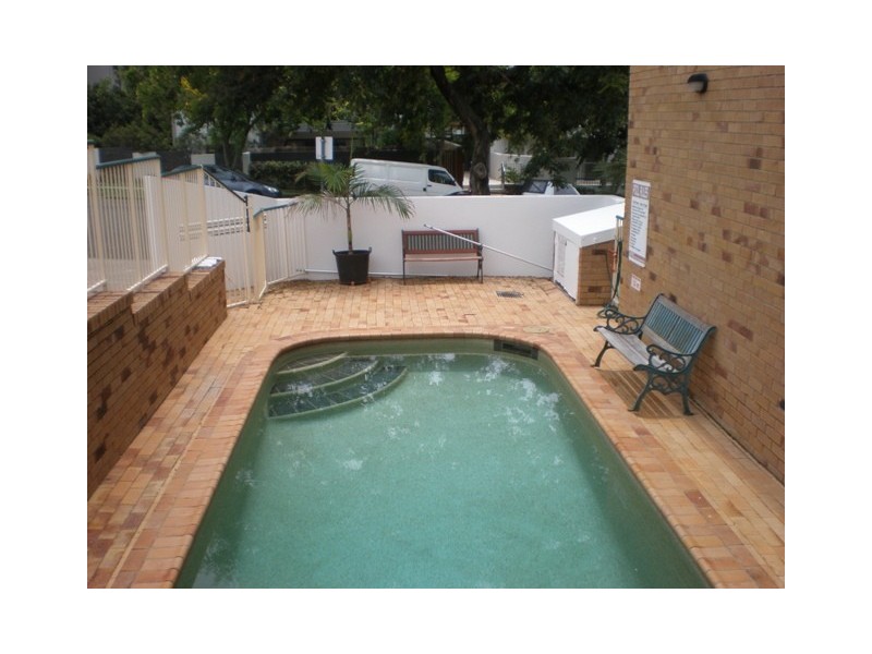 4/116-120 AKONNA, Wynnum QLD 4178