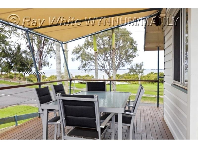 725 Esplanade, Lota QLD 4179