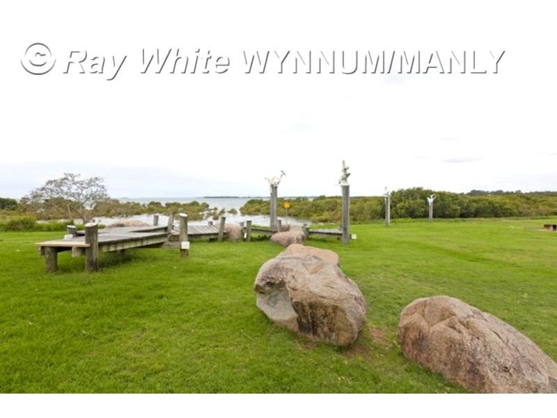 725 Esplanade, Lota QLD 4179