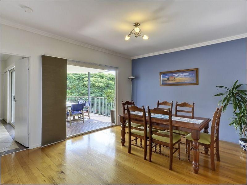 13 Walnut Street, Wynnum QLD 4178