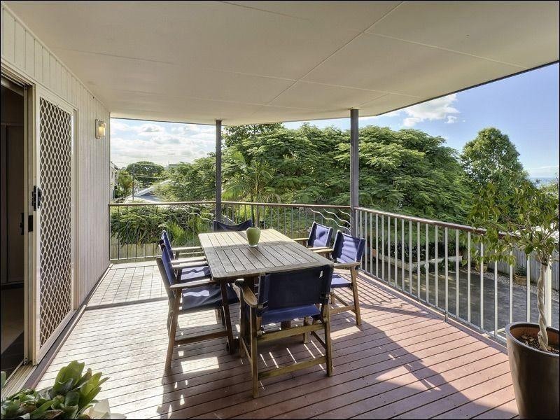 13 Walnut Street, Wynnum QLD 4178