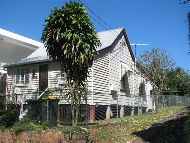 76 Cedar Street, Wynnum QLD 4178