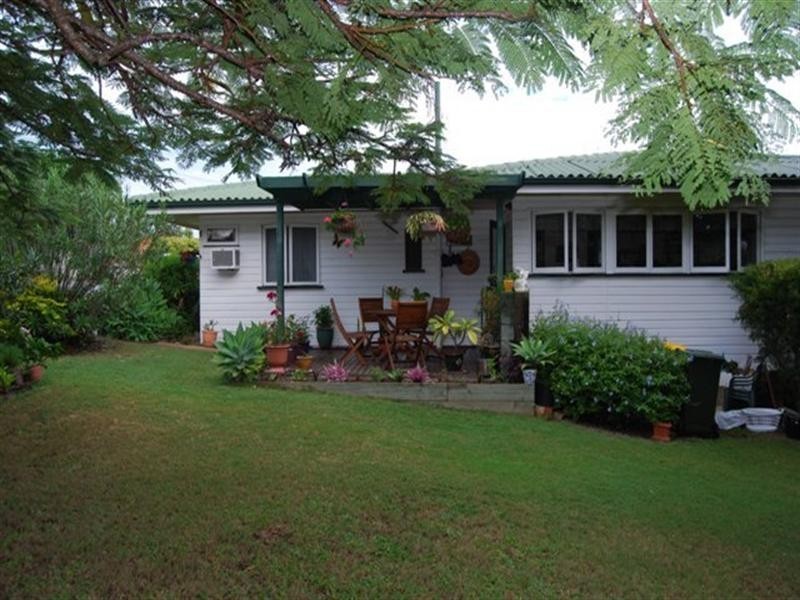 31 Grainger (cnr Sibley), Wynnum QLD 4178