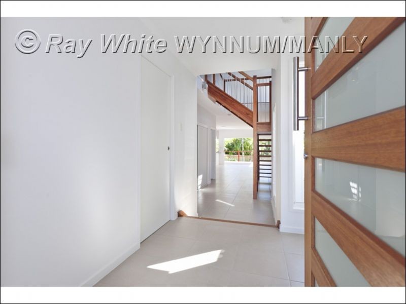 35 Seabreeze Road, Manly West QLD 4179