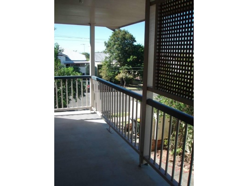 1/145 Melville Terrace, Manly QLD 4179