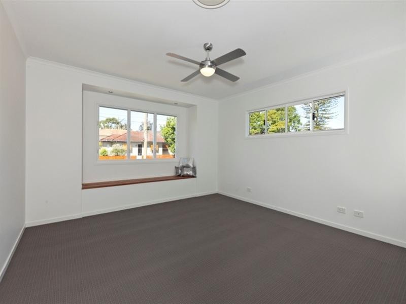 35 Seabreeze Road, Manly West QLD 4179