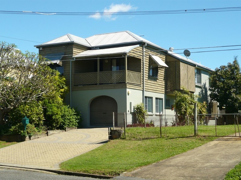 141 Cambridge Parade, Manly QLD 4179