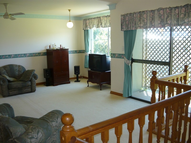 141 Cambridge Parade, Manly QLD 4179