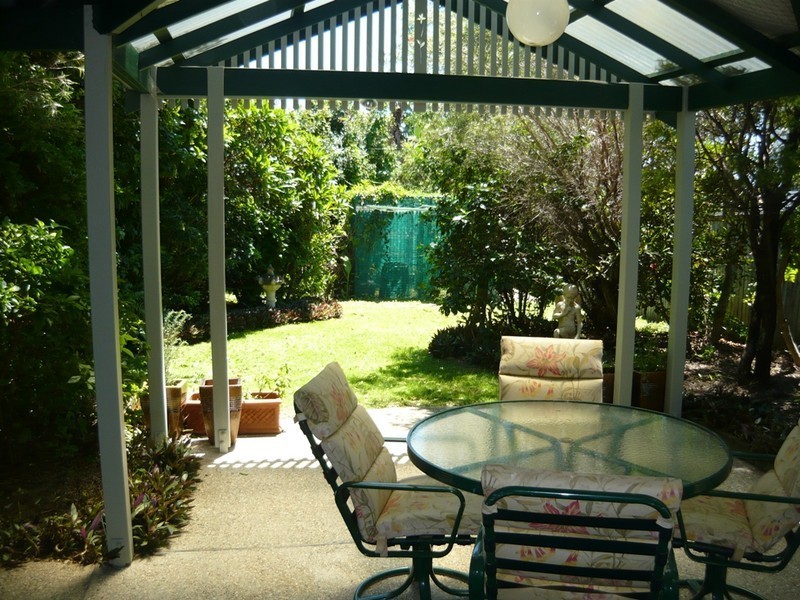 141 Cambridge Parade, Manly QLD 4179