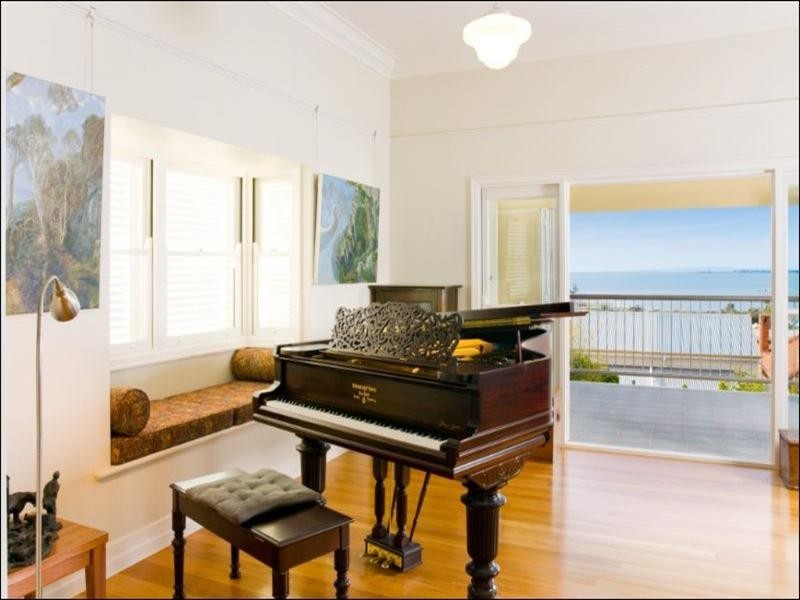 6 Oceana Terrace, Manly QLD 4179