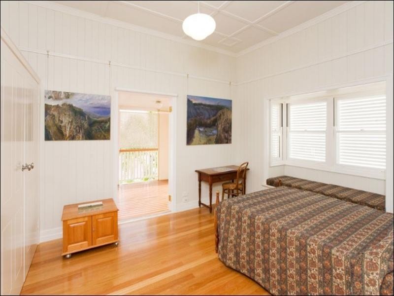 6 Oceana Terrace, Manly QLD 4179