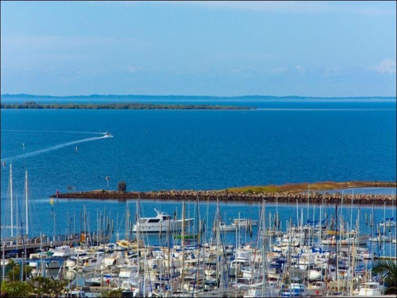 6 Oceana Terrace, Manly QLD 4179