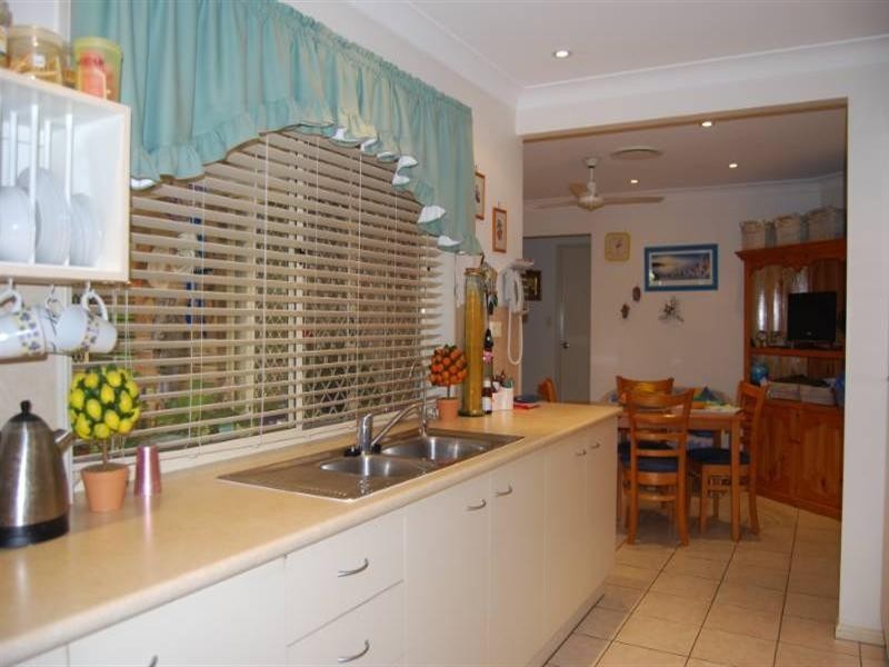 12 Jacaranda Street, Wynnum West QLD 4178