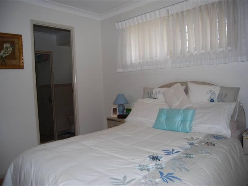 12 Jacaranda Street, Wynnum West QLD 4178