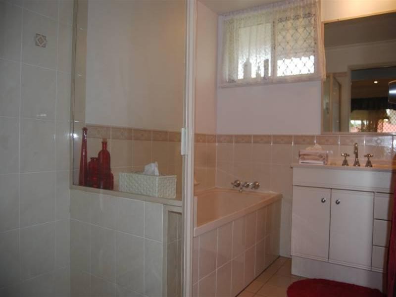 12 Jacaranda Street, Wynnum West QLD 4178