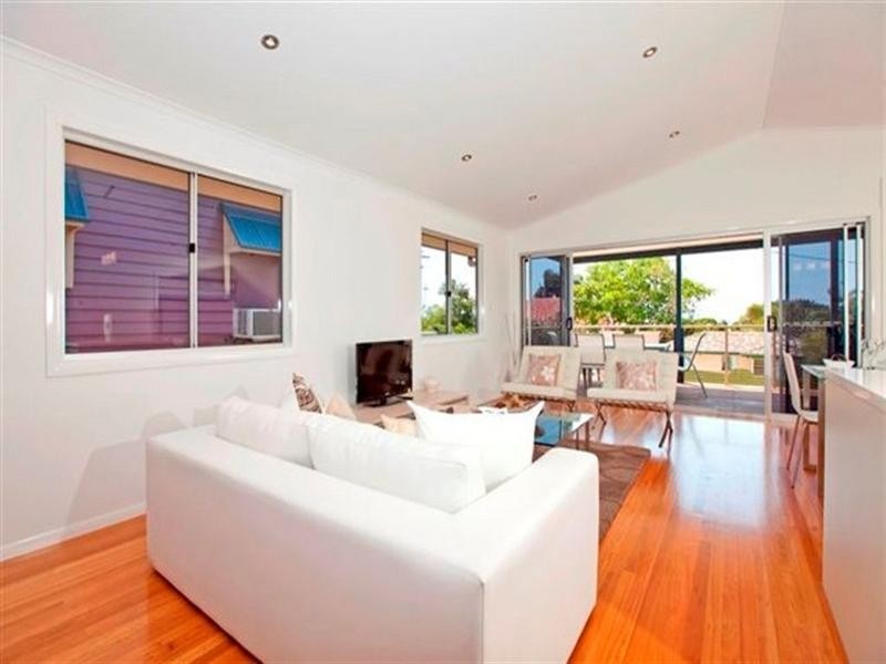 104 Gordon Parade, Manly QLD 4179