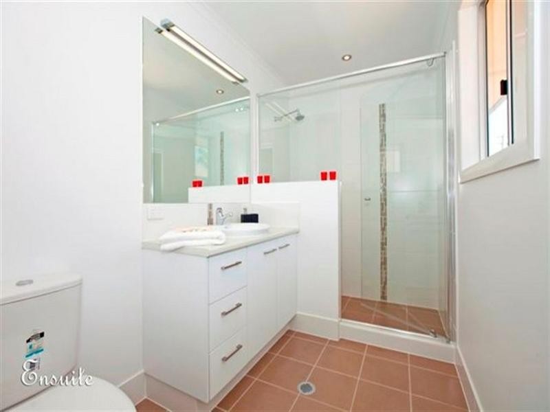 104 Gordon Parade, Manly QLD 4179