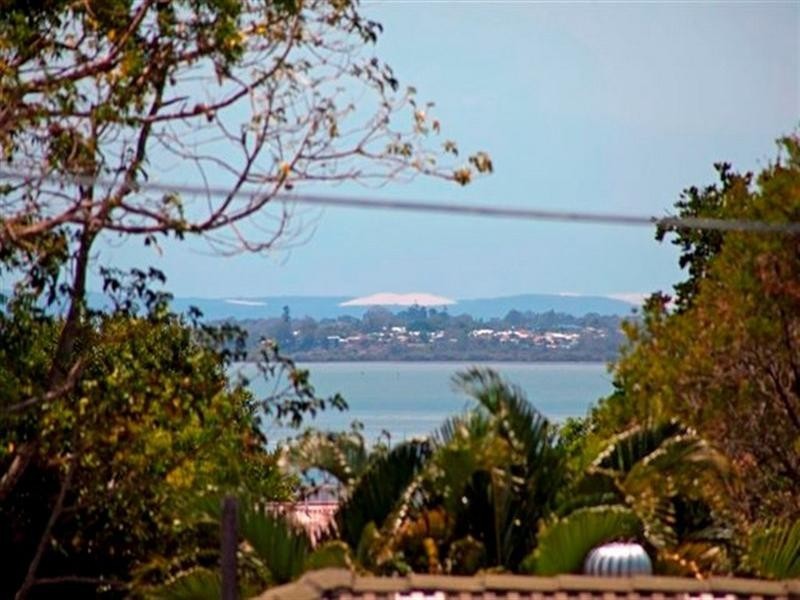 104 Gordon Parade, Manly QLD 4179