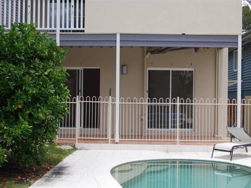 43 Crown Street, Wynnum QLD 4178