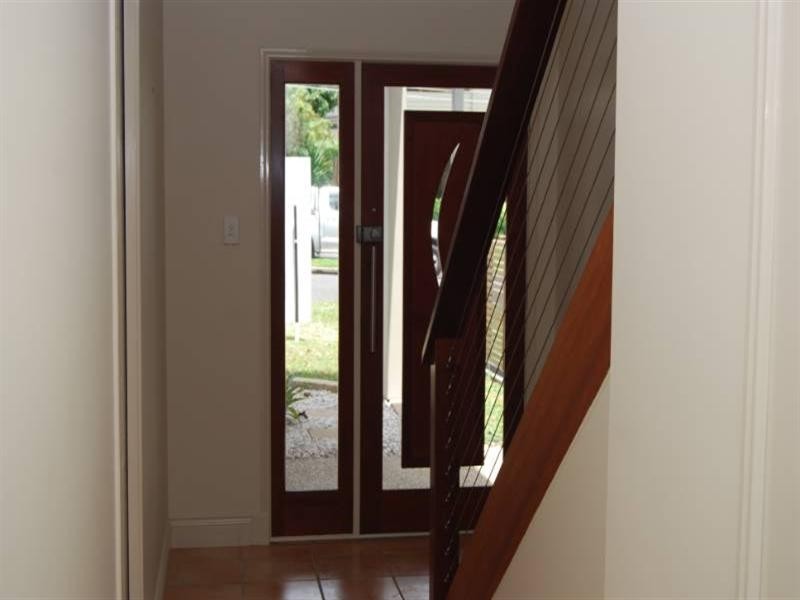 43 Crown Street, Wynnum QLD 4178