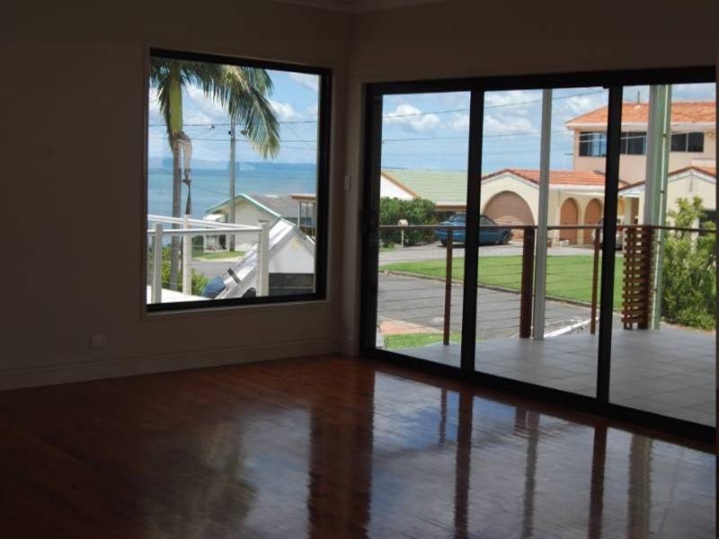 43 Crown Street, Wynnum QLD 4178