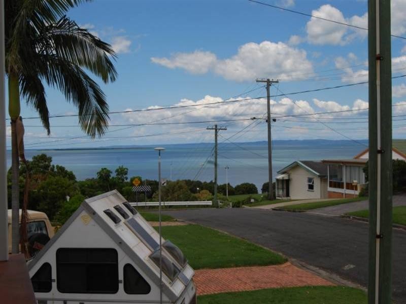 43 Crown Street, Wynnum QLD 4178