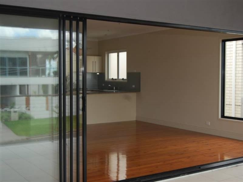 43 Crown Street, Wynnum QLD 4178