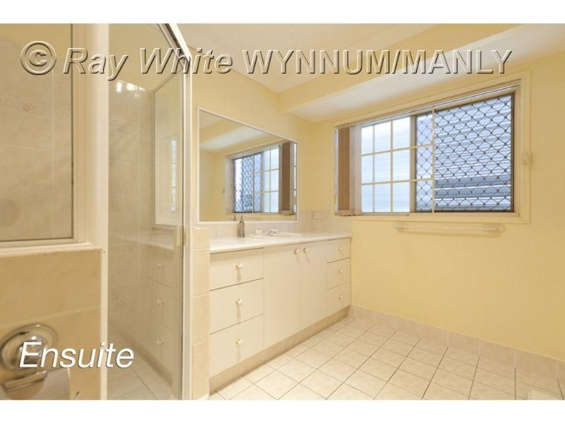 39 Plaza Street, Wynnum West QLD 4178