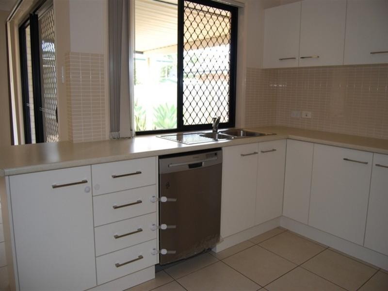 29 Tulip Street, Wynnum QLD 4178