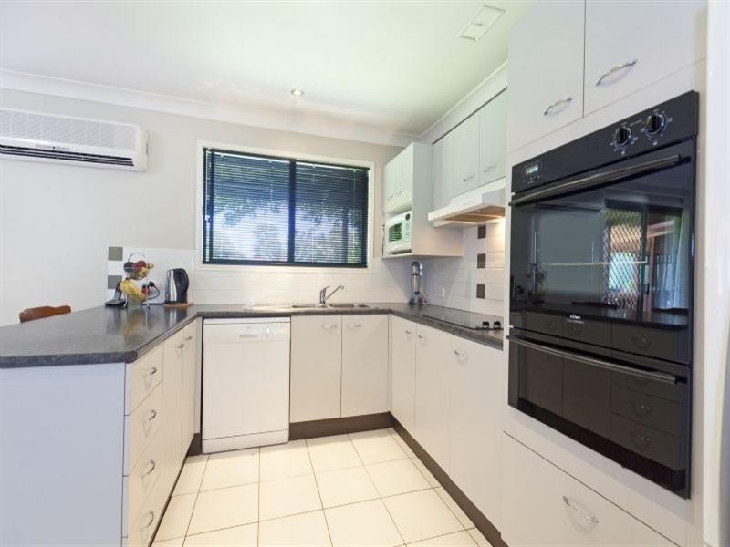 3 Scanlen Crescent, Wynnum West QLD 4178