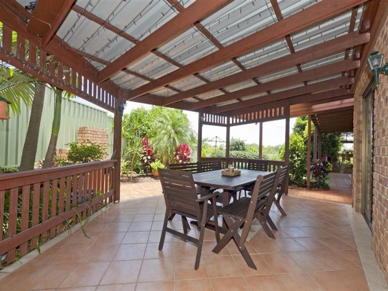 3 Scanlen Crescent, Wynnum West QLD 4178