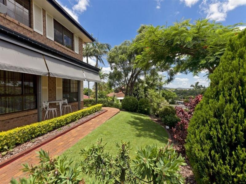 3 Scanlen Crescent, Wynnum West QLD 4178