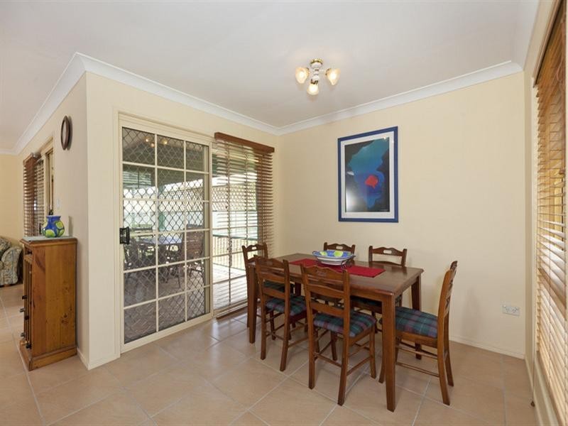 39 Plaza Street, Wynnum West QLD 4178