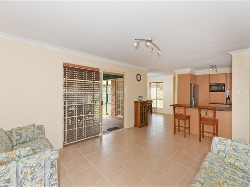 39 Plaza Street, Wynnum West QLD 4178