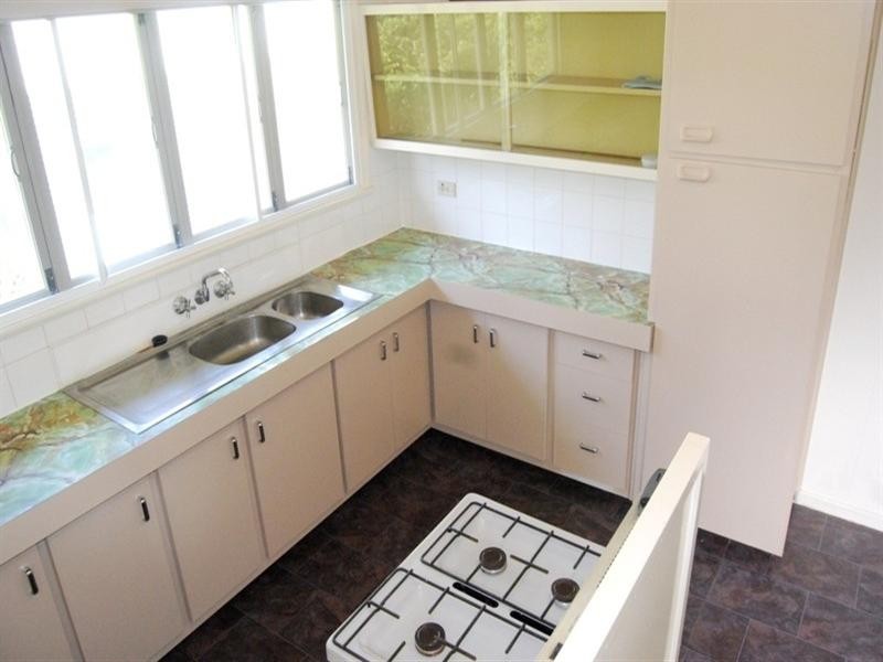 15 Heymer Street, Wynnum QLD 4178