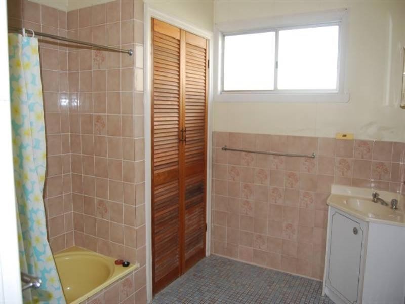 16 Roby Street, Wynnum QLD 4178